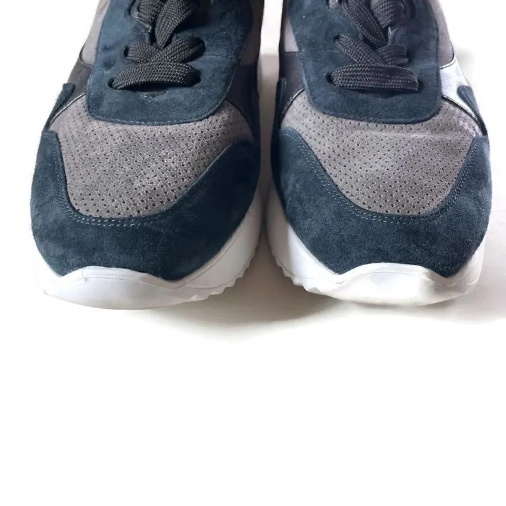 Vaneli Suede Sneakers 6 1/2
